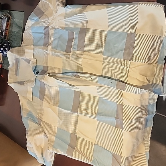 Shirts (multiple) - Picture 7 of 9